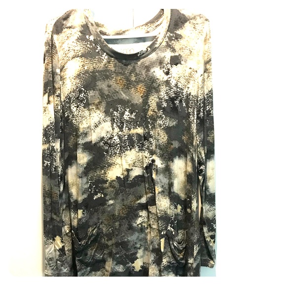 LOGO by Lori Goldstein Tops - Logo Gorgeous stone camo top size XL